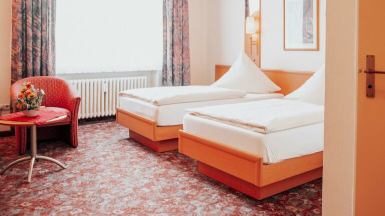 Das Fahrrad Hotel Avantgarde in Hattingen bietet gemütliche, komfortable Zimmer Appartements, Juniorsuiten und Familienzimmer sowie ein Zimmer mit ca. 40m², barrierefreiem Zugang und entsprechender Badausstattung.