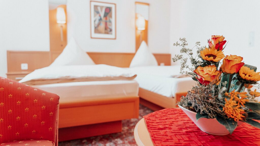 Das Fahrrad Hotel Avantgarde in Hattingen bietet gemütliche, komfortable Zimmer Appartements, Juniorsuiten und Familienzimmer sowie ein Zimmer mit ca. 40m², barrierefreiem Zugang und entsprechender Badausstattung.