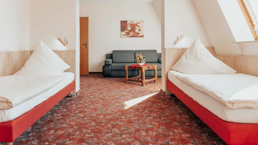 Das Fahrrad Hotel Avantgarde in Hattingen bietet gemütliche, komfortable Zimmer Appartements, Juniorsuiten und Familienzimmer sowie ein Zimmer mit ca. 40m², barrierefreiem Zugang und entsprechender Badausstattung.