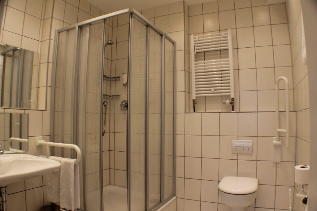 Das Fahrrad Hotel Avantgarde in Hattingen bietet gemütliche, komfortable Zimmer Appartements, Juniorsuiten und Familienzimmer sowie ein Zimmer mit ca. 40m², barrierefreiem Zugang und entsprechender Badausstattung.